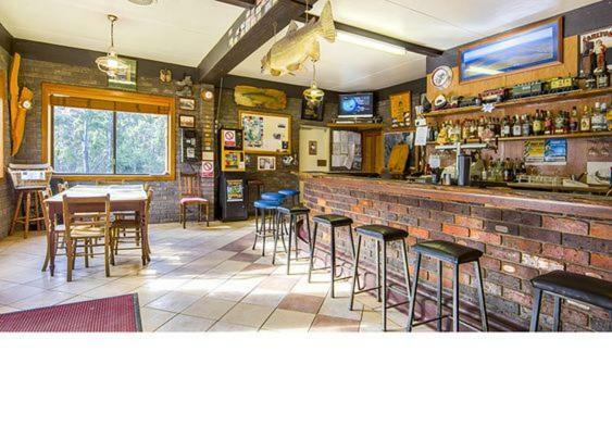 Lake Leake Inn Экстерьер фото